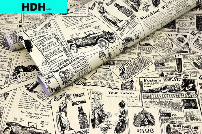 Papier peint auto-adhésif vintage journal jaune sur un mur de bureau