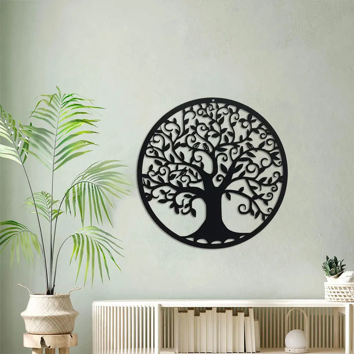 Arbre de vie mural en métal noir sur mur blanc