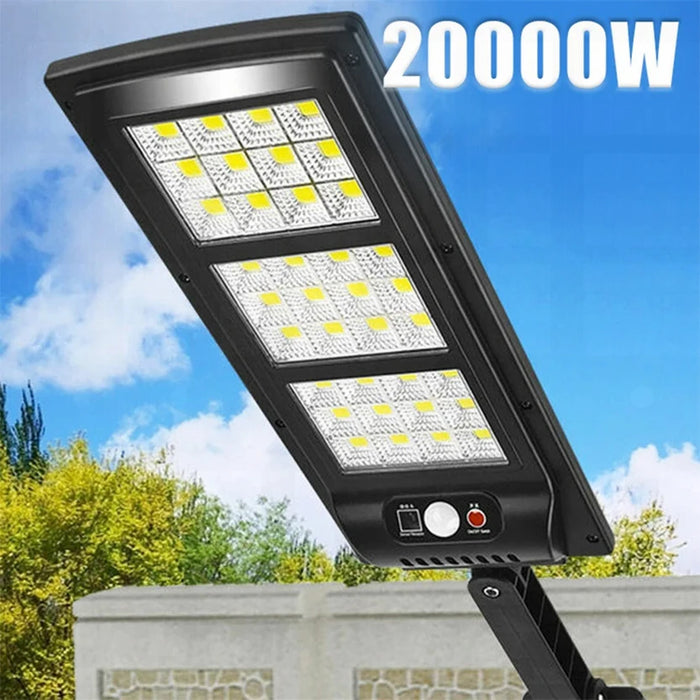 Lampe solaire extérieure avec détecteur de mouvement dans un jardin