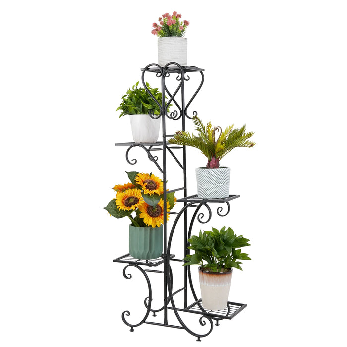 Porte plantes fer forgé 5 niveaux noir dans un salon moderne