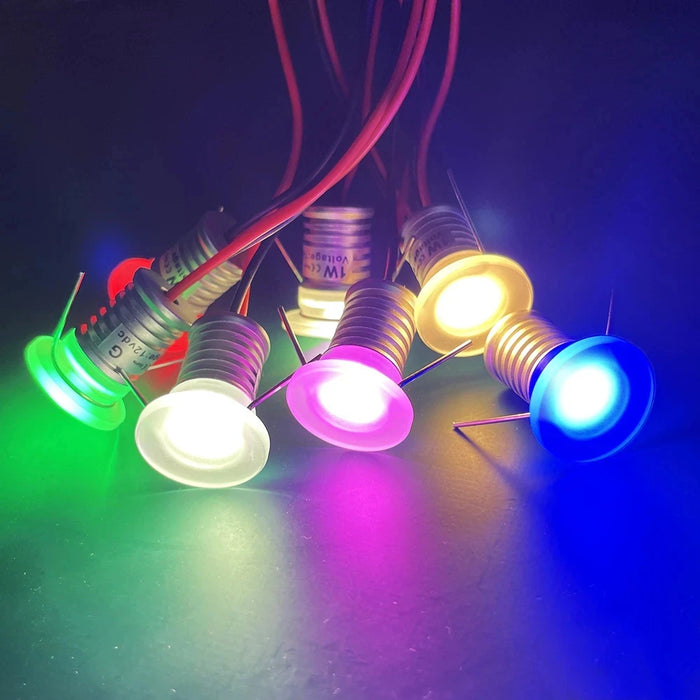 Mini spot LED acrylique encastrable pour escaliers en finition nickel