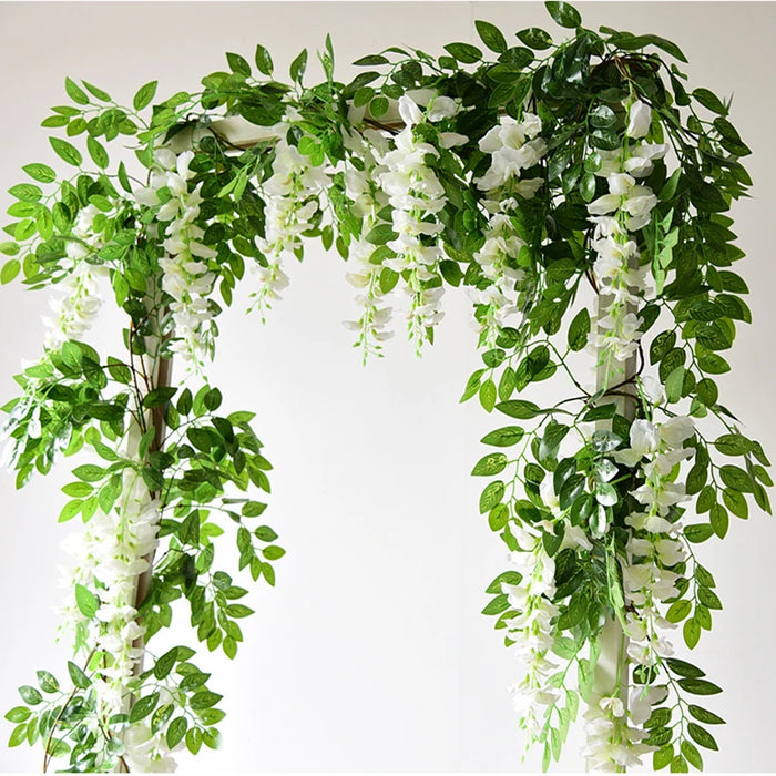 Guirlande glycine artificielle 2m suspendue sur un mur extérieur