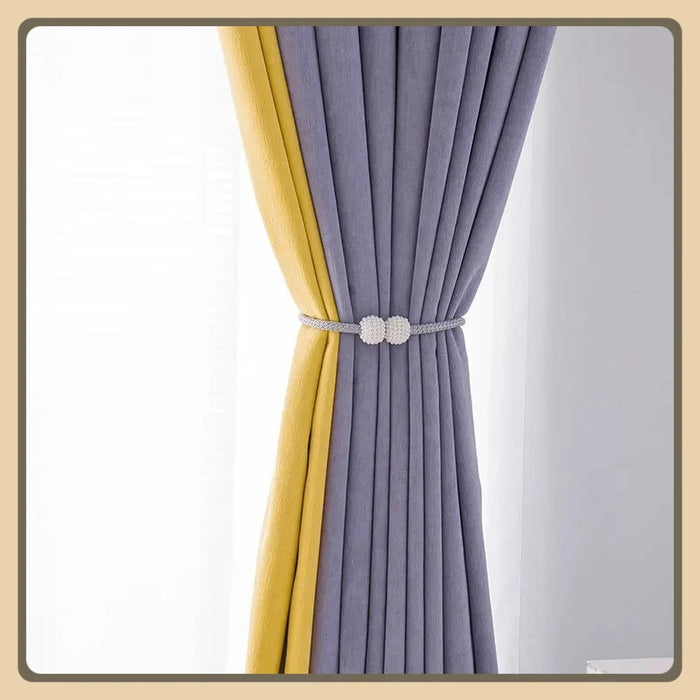 Rideau velours double face violet semi-ombrage dans un salon