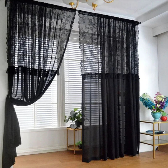 Rideaux en maille argentée de haute qualité, idéaux comme option de traitement de fenêtre pour ajouter de l'élégance à n'importe quel espace. Ces rideaux de couverture de fenêtre, faits d'un textile robuste, présentent un design en maille unique qui permet une entrée de lumière subtile tout en offrant l'intimité nécessaire.