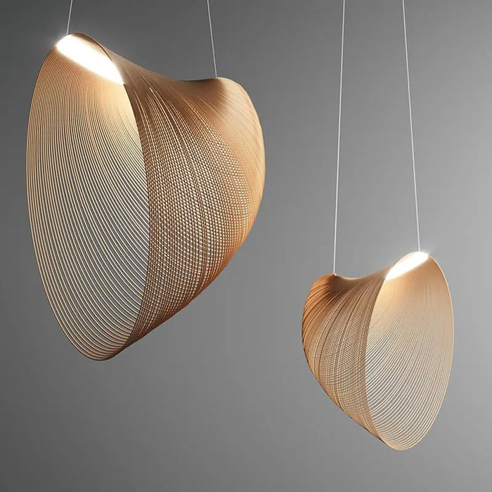 Suspension LED en bois design moderne suspendue au plafond d'un salon