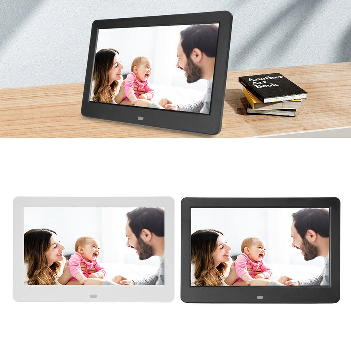 Cadre photo numérique 10 pouces blanc avec écran HD affichant une photo de famille