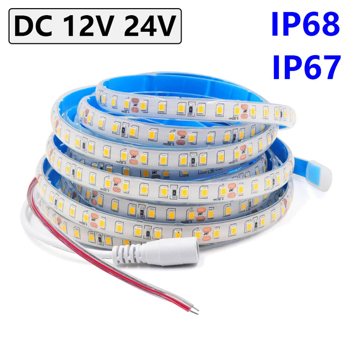 Bande LED extérieure étanche IP68 installée sur une terrasse