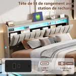 Coffre de rangement ouvert avec vérins hydrauliques