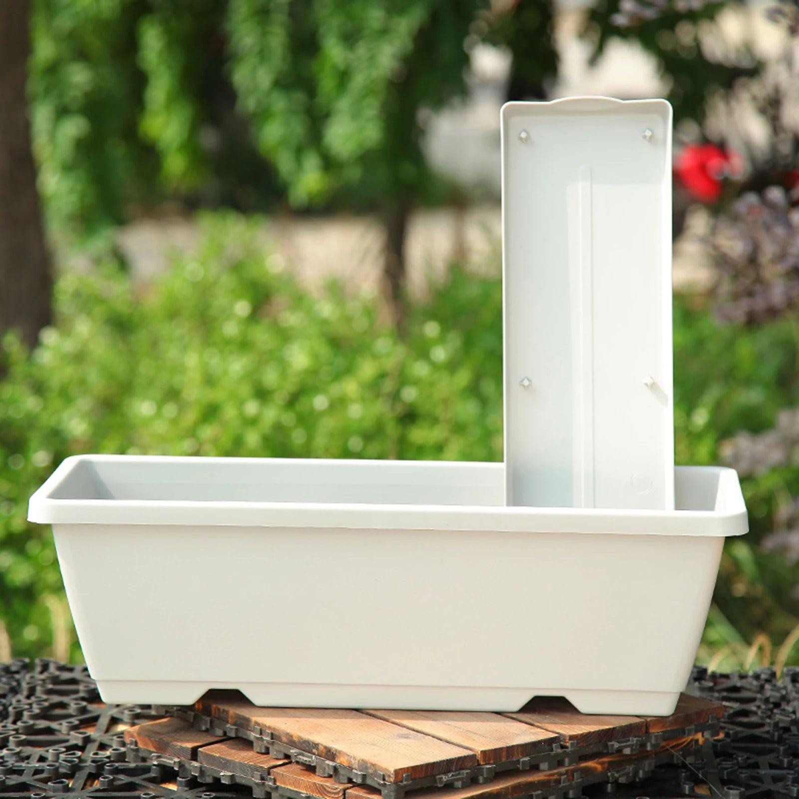 Jardinière de fenêtre utilisée en extérieur sur balcon