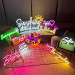 Exemple de personnalisation avec logo sur panneau néon LED