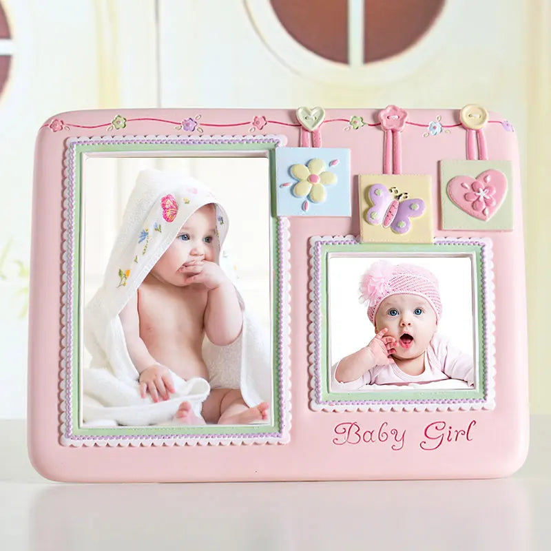 Cadre photo bébé résine rose avec motif fleur et papillon