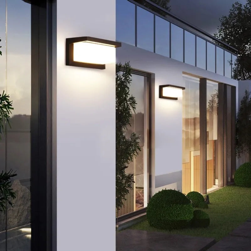 Applique murale LED IP65 allumée nuit