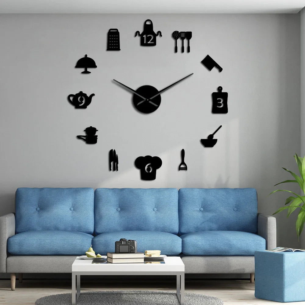 Horloge murale géante 100 cm design ustensiles cuisine or