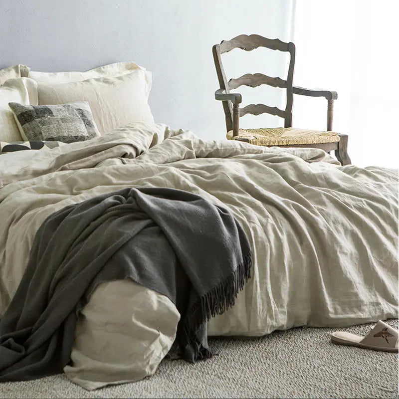 Housse de couette en lin naturel lavé sur un lit