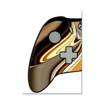 Une manette de jeu aux courbes dorées et noires, avec des boutons et un design élégant et moderne.