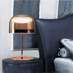 Lampe champignon design italien noir vue de côté