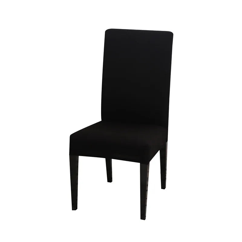 Housse de chaise élastique beige sur chaise de mariage