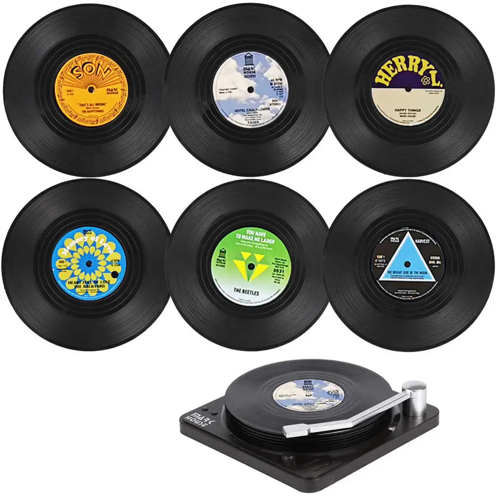 Sous-verre vinyle noir posé sur une table