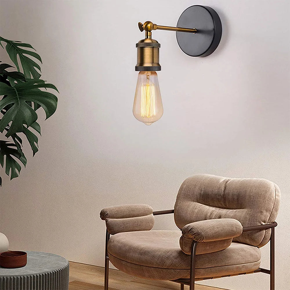 Applique murale laiton avec ampoule Edison allumée