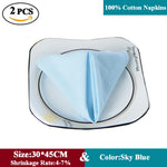 Lot de 2 serviettes en coton bleu ciel de haute qualité, de taille 30 x 45 cm avec un taux de rétrécissement de 4 à 7 %.