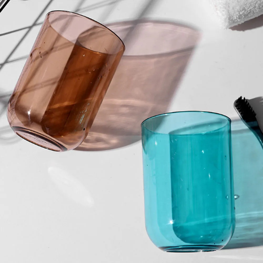Gobelet de toilette transparent en plastique gris