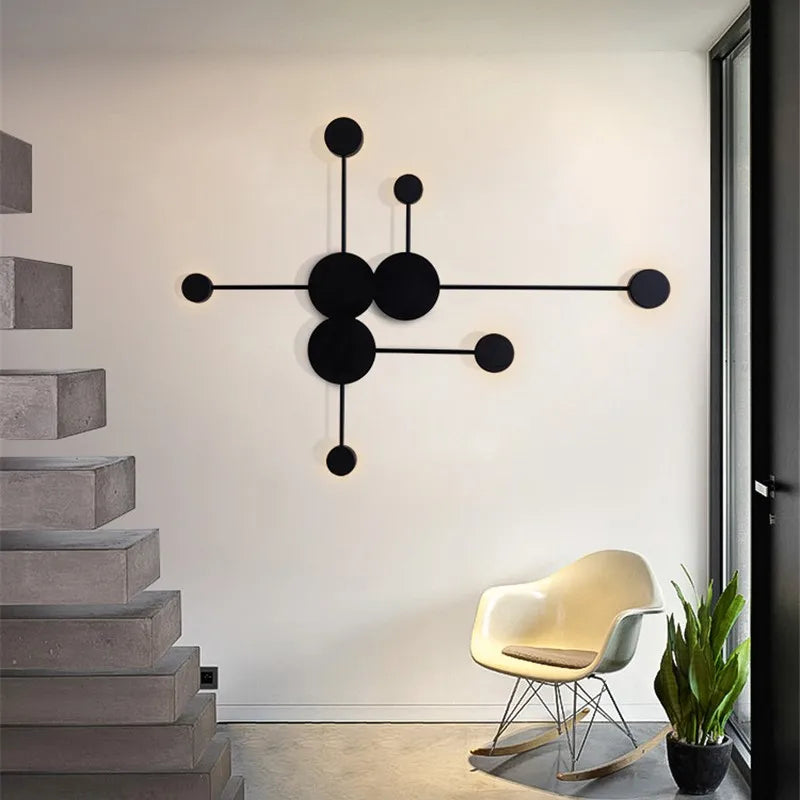 Detail de l'applique murale LED avec abat-jour blanc et eclairage doux