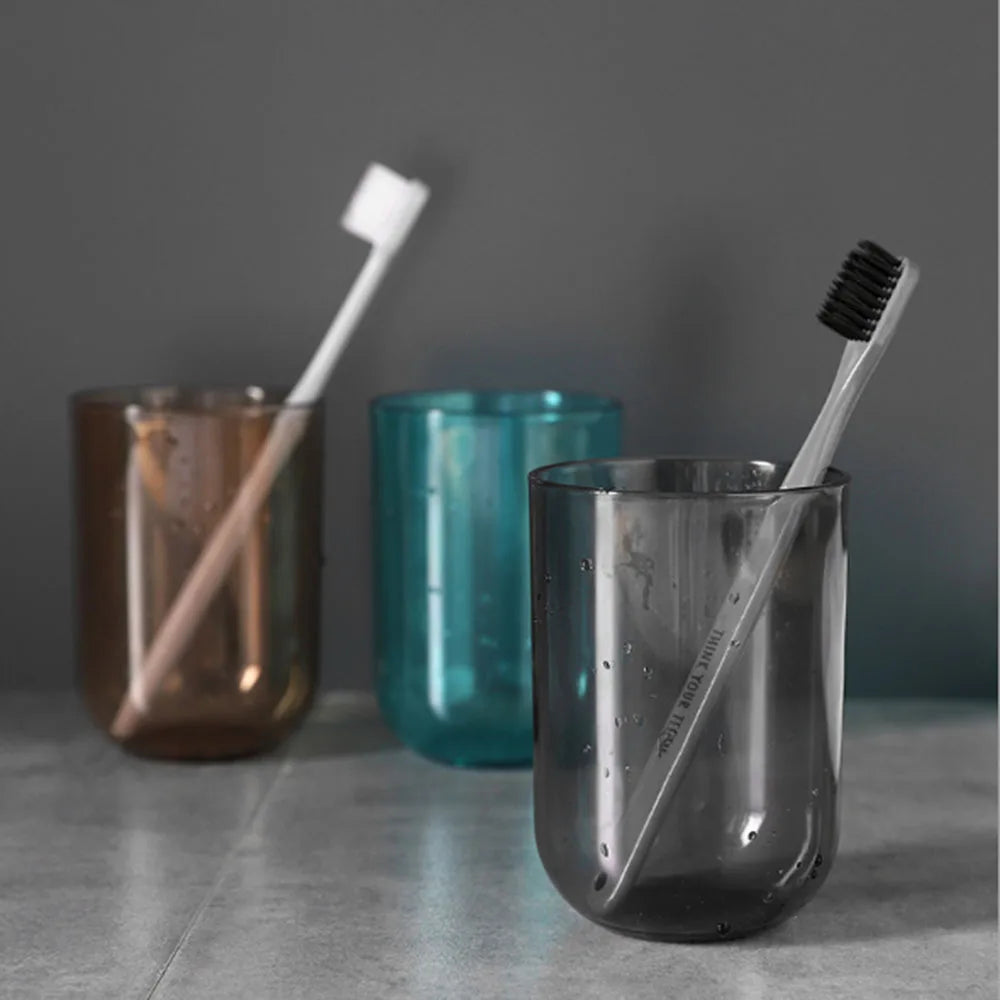Gobelet de toilette transparent en plastique bleu