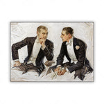 Deux hommes élégants, en costumes noirs, se serrent la main avec une expression pensive sur leur visage.