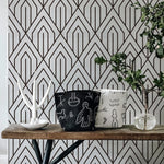 Motif pochoir mural triangulaire brun