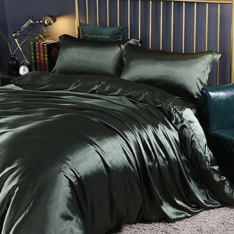 Housse de couette en soie dans une chambre décorée