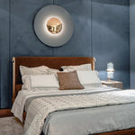Lampe ovni fixée au mur dans un intérieur moderne