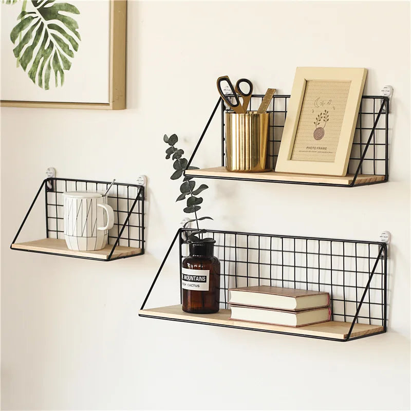 Étagère murale noire en fer et bois pour décoration intérieure