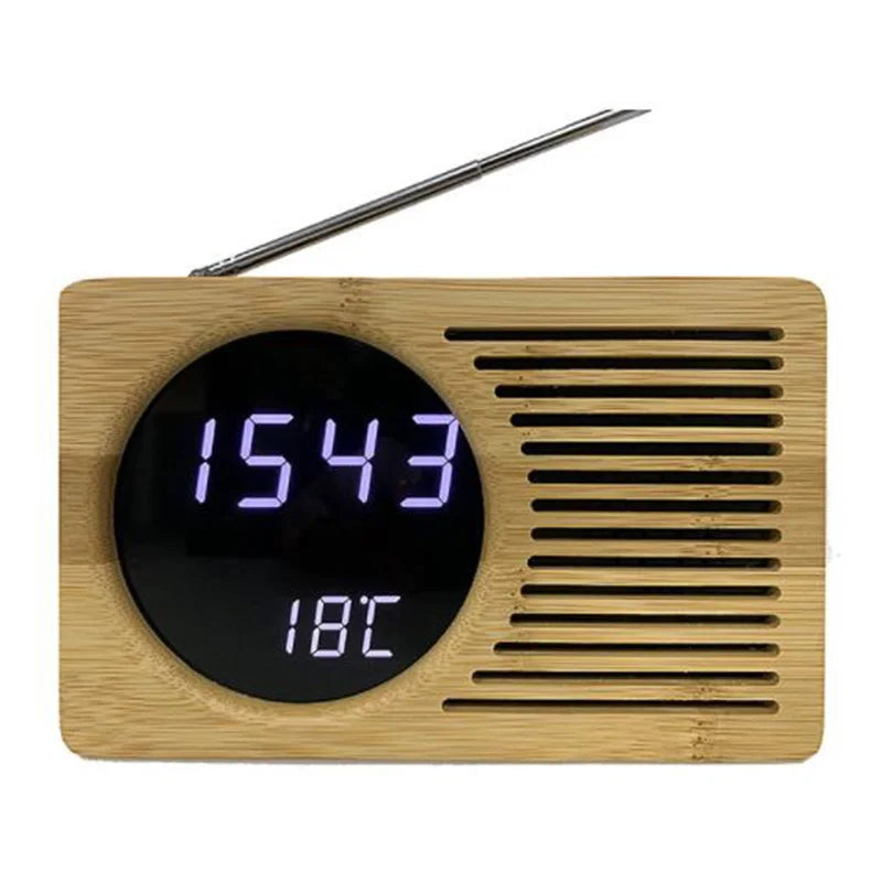 Radio-réveil numérique LED en bambou vert sur table de nuit