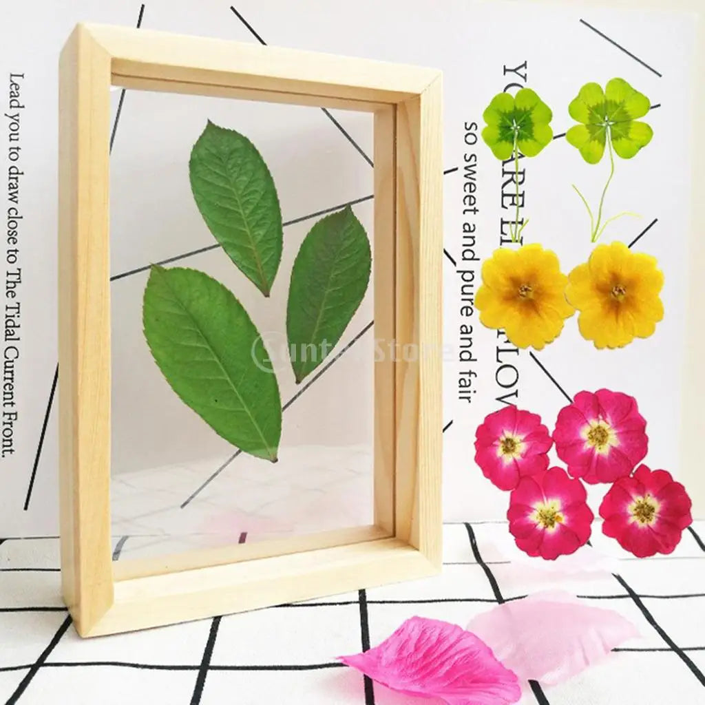 Détail du cadre photo en bois avec verre transparent
