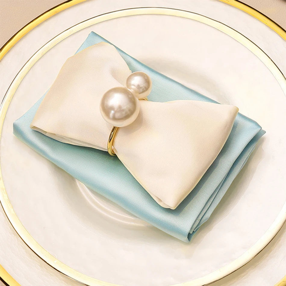 Ronds de serviette en perles surlignées pour décoration de table de Noël