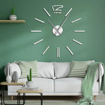 Horloge murale design abstrait vue de face