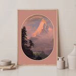 Une peinture murale en couleurs chaudes représentant une montagne majestueuse au coucher du soleil.