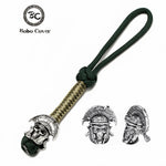 Porte-clés couteau rétro en métal argent avec pendentif corde - vue de face