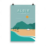 Une affiche de voyage stylisée mettant en scène les paysages emblématiques d'Albir, en Espagne, avec des montagnes, une plage de sable et des palmiers, offrant une vision idyllique de cette destination.