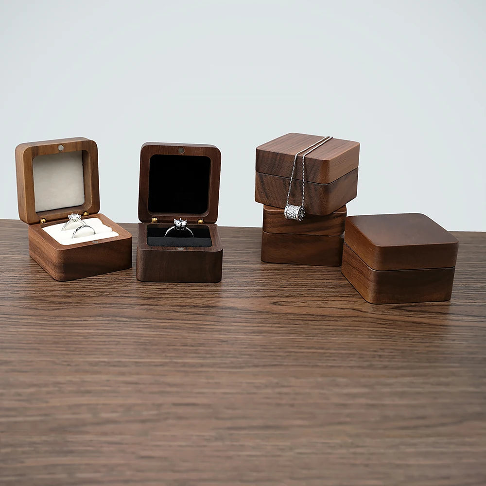 Collection de boîtes à bijoux en bois multicolores d'Ombre Interieur