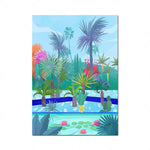 Une luxuriante oasis avec des palmiers gracieux, des plantes tropicales colorées et une piscine étincelante, reflétant un ciel bleu serein.