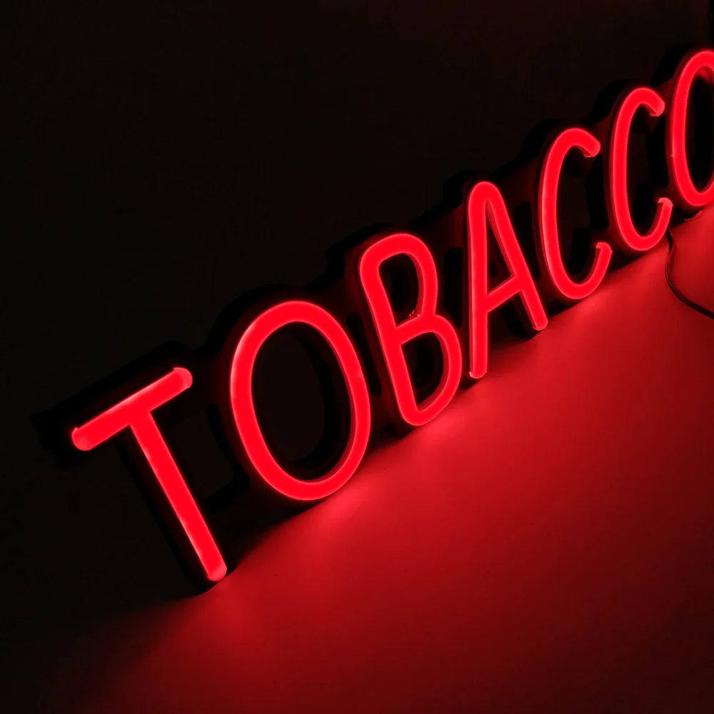 Enseigne néon LED TOBACCO vue de près montrant les détails du néon