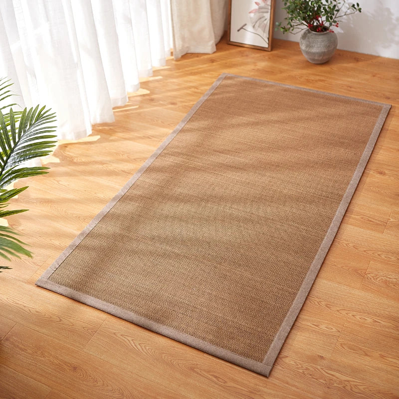 Tapis tatami bambou jaune posé dans une chambre à coucher