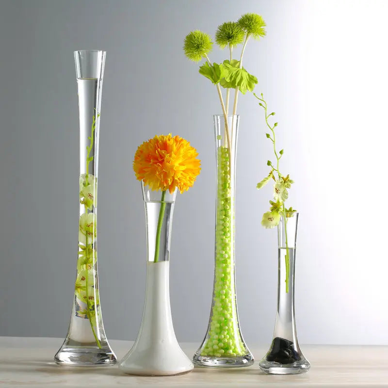 Vase en verre haut rouge pour intérieur moderne