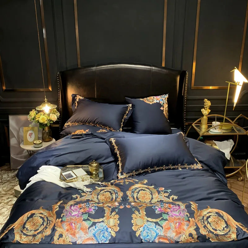 Drap plat bleu marine étalé sur un lit