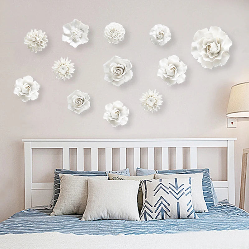 Décoration murale en céramique fleur blanche moderne vue de côté