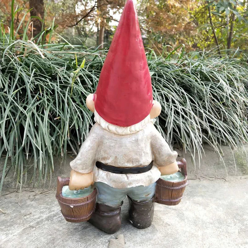 Figurine nain de jardin résine vert 30cm dans un jardin