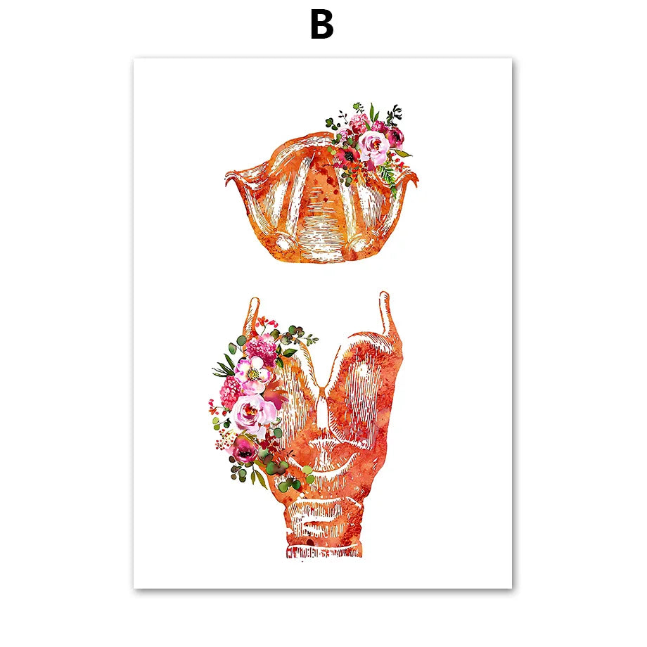 Une théière orange ornée de fleurs colorées, accompagnée d'un crabe stylisé également fleuri.
