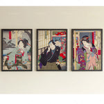 Trois œuvres d'art japonaises traditionnelles représentant des personnages dans des scènes d'intérieur et d'extérieur, avec des couleurs vives et des motifs floraux.