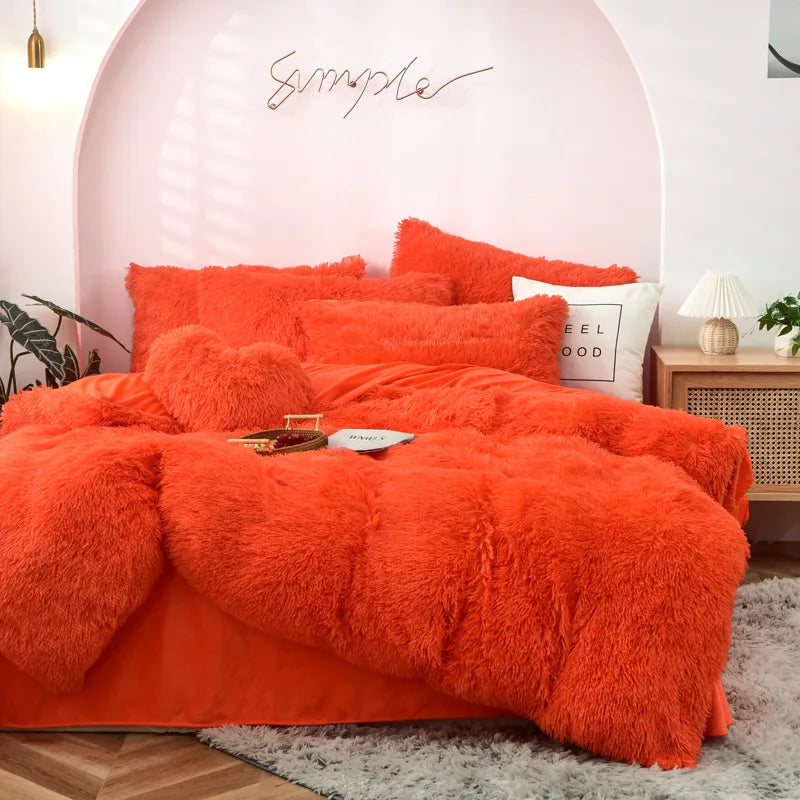 Housse de couette en flanelle bleu royal dans une chambre décorée